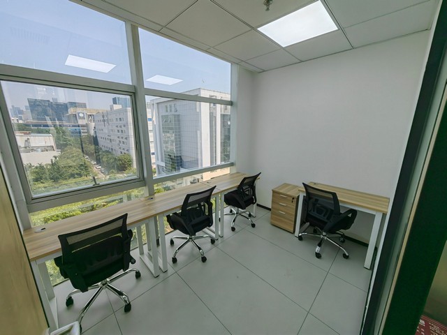 白银刚开始学化妆学费比较低